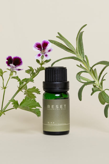 RISE æterisk olie med geranium og rosmarin fra RESET ESSENTIALS